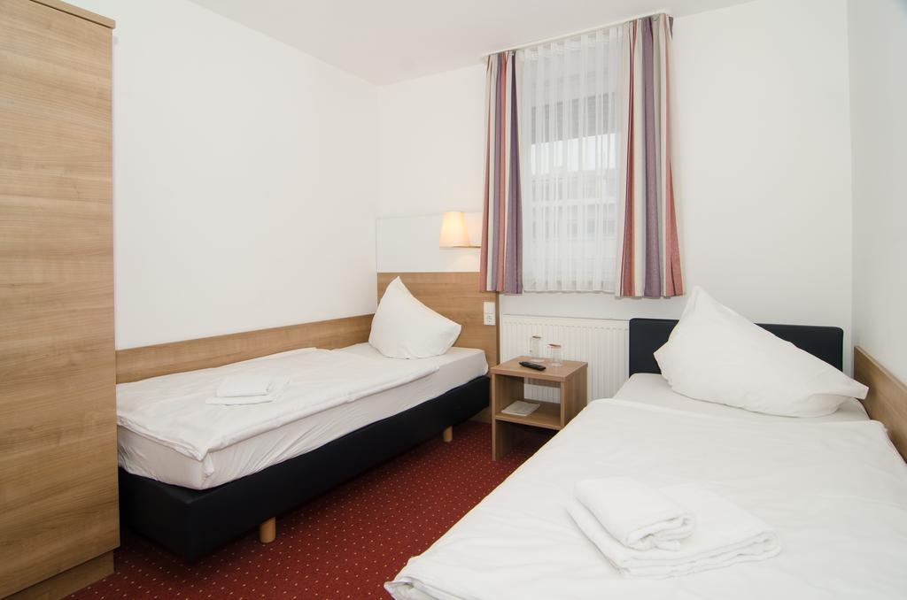 Hotel -Restaurant Taormina Birkenfeld  Εξωτερικό φωτογραφία