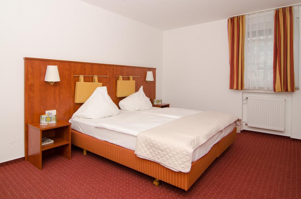 Hotel -Restaurant Taormina Birkenfeld  Εξωτερικό φωτογραφία