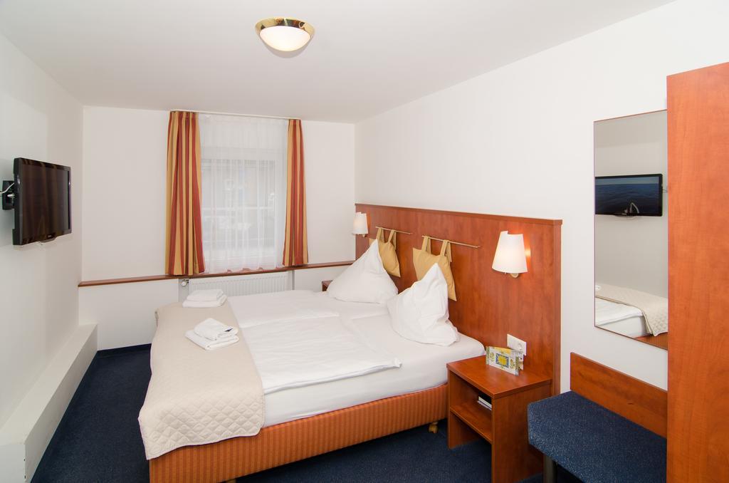 Hotel -Restaurant Taormina Birkenfeld  Εξωτερικό φωτογραφία