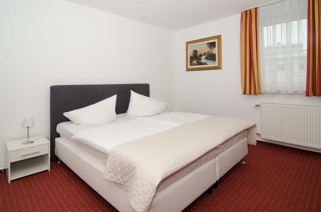 Hotel -Restaurant Taormina Birkenfeld  Εξωτερικό φωτογραφία