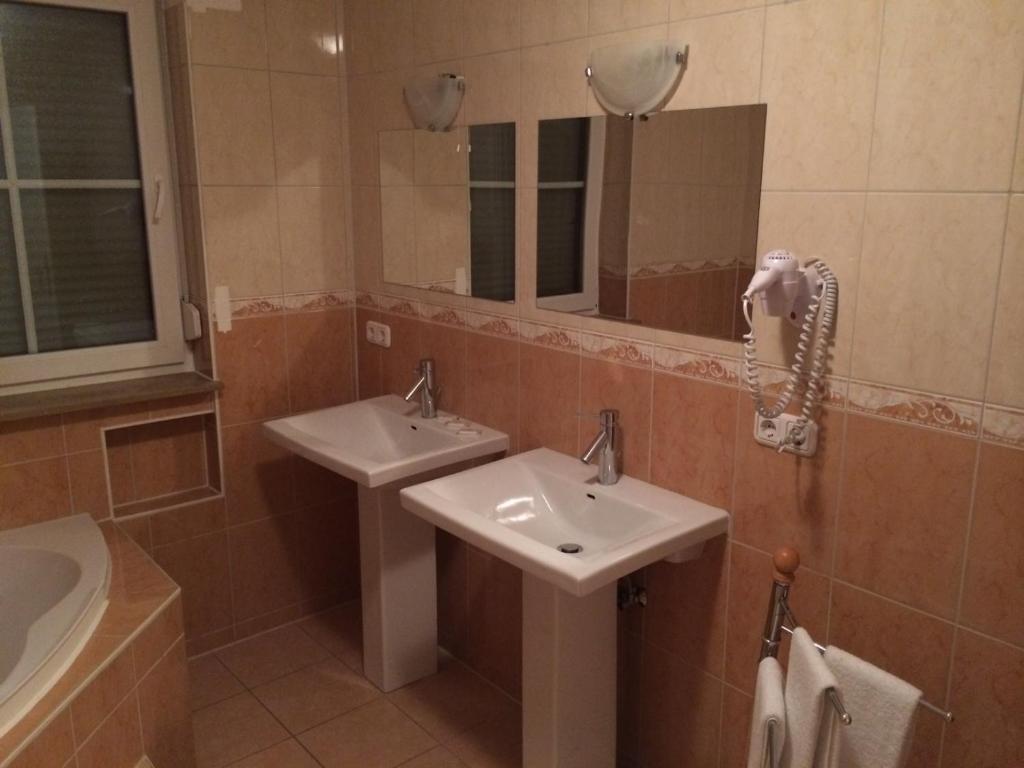 Hotel -Restaurant Taormina Birkenfeld  Εξωτερικό φωτογραφία