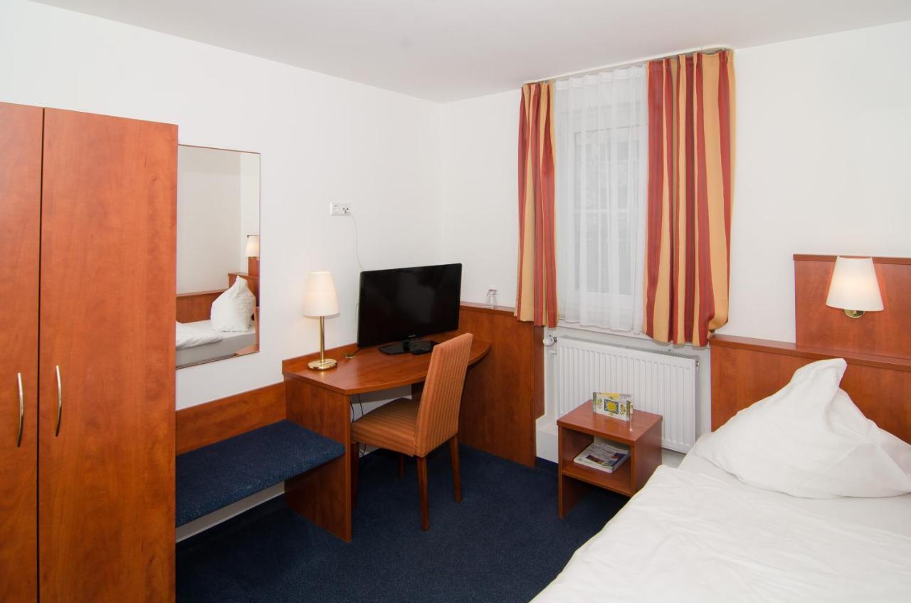 Hotel -Restaurant Taormina Birkenfeld  Εξωτερικό φωτογραφία